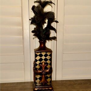 Elegant Black and Gold Decorative Vase